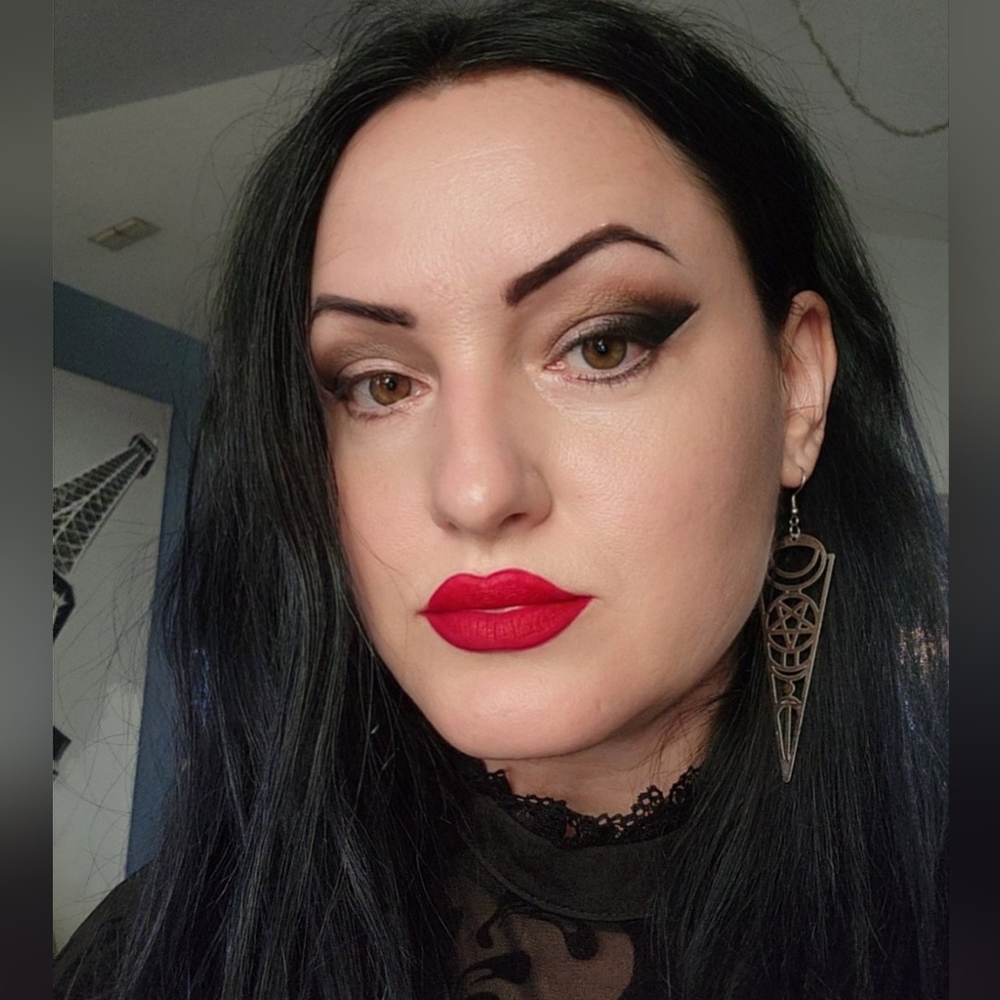 Meet your Posher, Alexandra